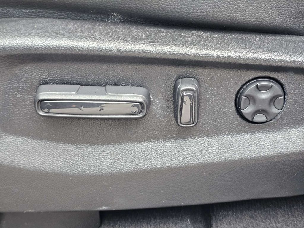 Used 2025 Honda Odyssey EX-L image 22