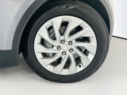 Certified 2025 Land Rover Discovery S AWD/4WD image 31