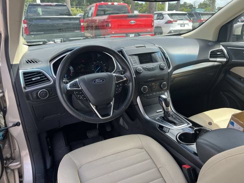 Used 2018 Ford Edge SEL AWD/4WD image 30