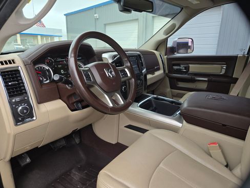 Used 2018 RAM 2500 Laramie w/ Cold Weather Group AWD/4WD image 11