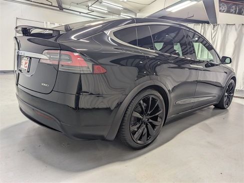 Used 2019 Tesla Model X 100D image 3