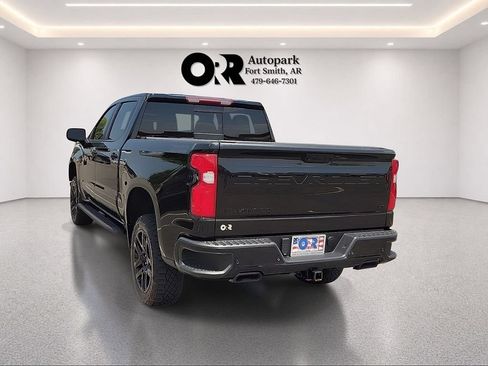 Used 2023 Chevrolet Silverado 1500 LT Trail Boss w/ LT Trail Boss Premium Package AWD/4WD image 4