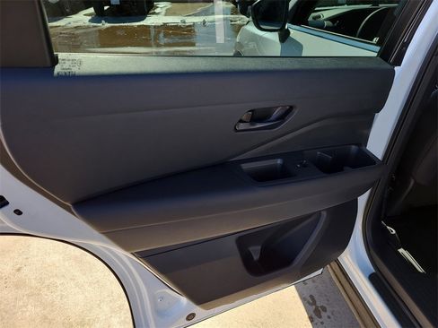 New 2026 Nissan Pathfinder SV image 12