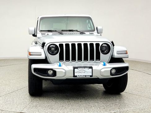 Used 2023 Jeep Wrangler Unlimited Sahara AWD/4WD image 2