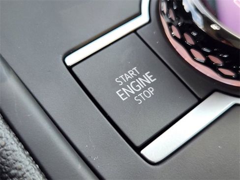 New 2026 Volkswagen Tiguan SE image 18