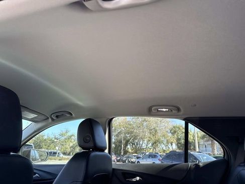 Used 2023 Chevrolet Equinox Premier FWD image 21