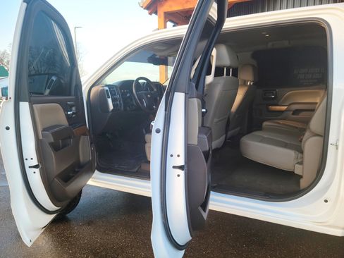 Used 2016 Chevrolet Silverado 1500 LTZ w/ LTZ Plus Package image 7