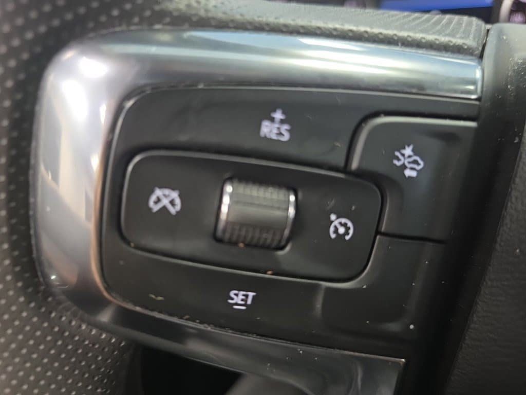 Certified 2025 Chevrolet Blazer LT FWD image 26