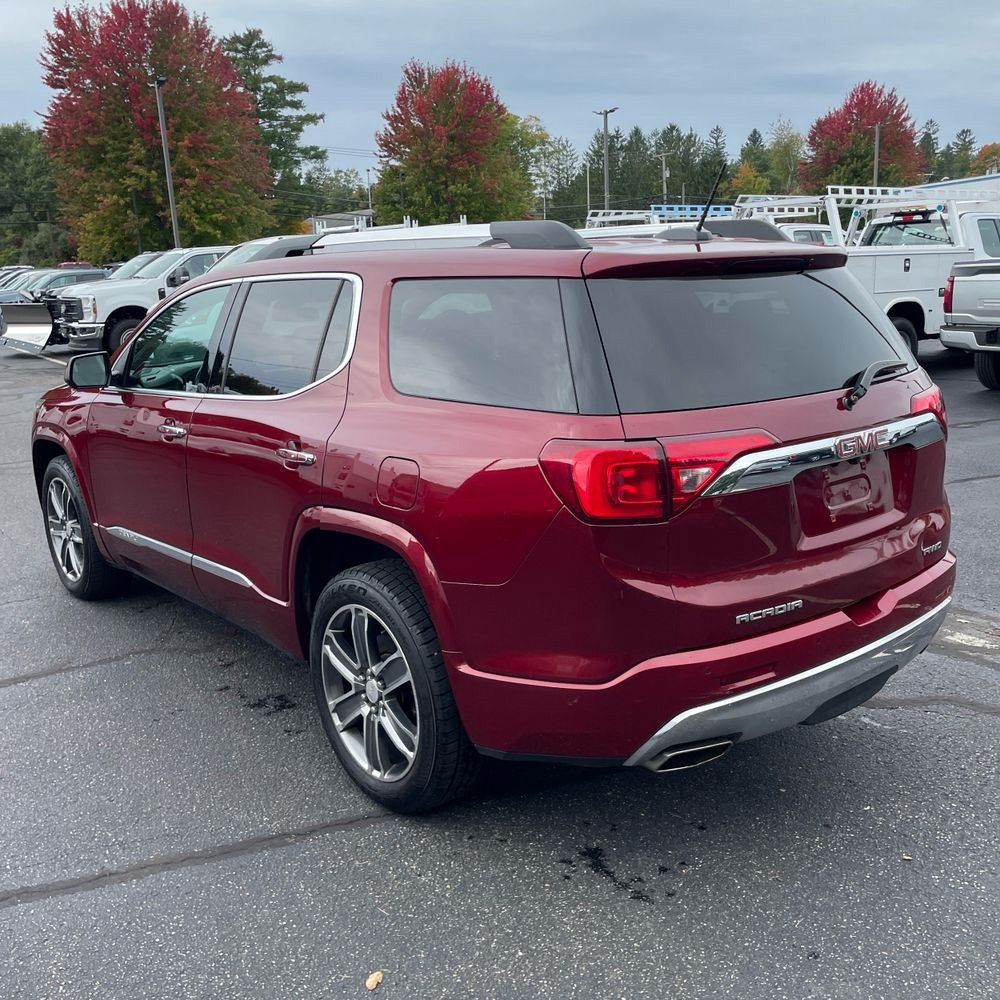 Used 2017 GMC Acadia Denali w/ Technology Package AWD/4WD image 4