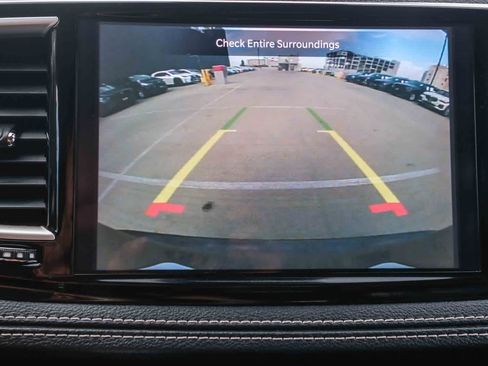 Used 2023 Chrysler Pacifica Touring-L FWD image 27