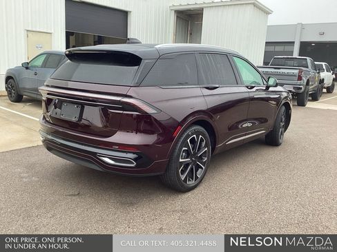 Used 2024 Lincoln Nautilus Reserve w/ Equipment Group 203A image 6