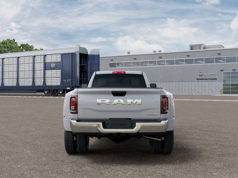 New 2026 RAM 3500 Tradesman AWD/4WD image 7