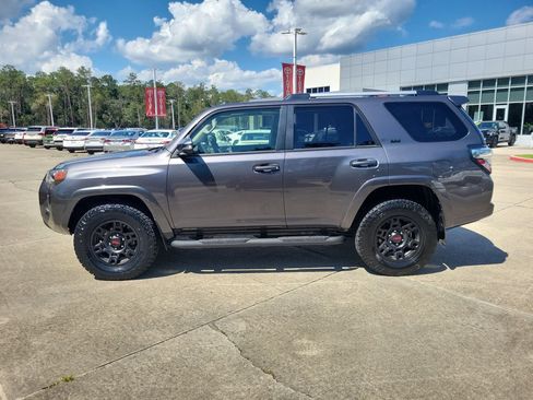 Used 2021 Toyota 4Runner SR5 Premium w/ Moonroof Package AWD/4WD image 2
