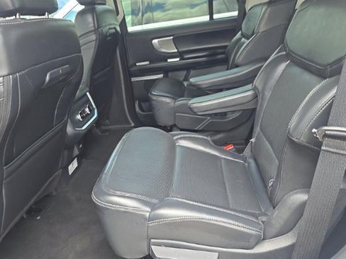 Used 2025 Ford Expedition Platinum AWD/4WD image 14