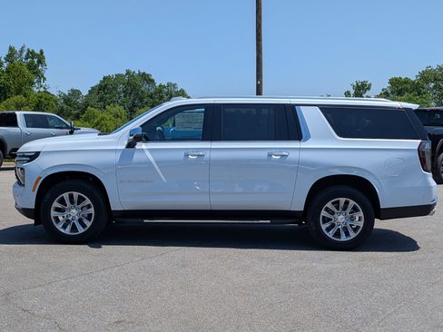 New 2026 Chevrolet Suburban Premier RWD image 13