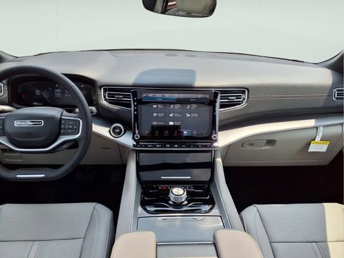 New 2026 Jeep Grand Wagoneer 2WD image 10