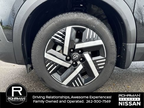 Used 2025 Nissan Kicks SV image 9