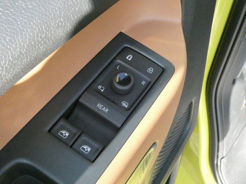 New 2025 Volkswagen ID. Buzz Pro S Plus image 28