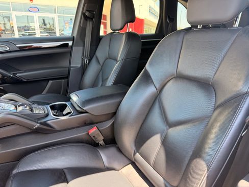 Used 2016 Porsche Cayenne AWD/4WD image 12