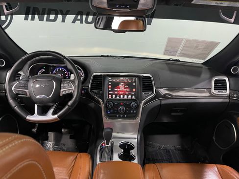 Used 2016 Jeep Grand Cherokee SRT image 19