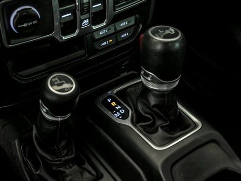 Used 2018 Jeep Wrangler Unlimited Sport S image 25