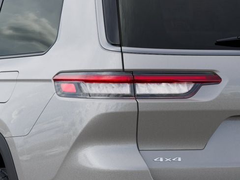New 2026 Jeep Grand Cherokee L Limited AWD/4WD image 5