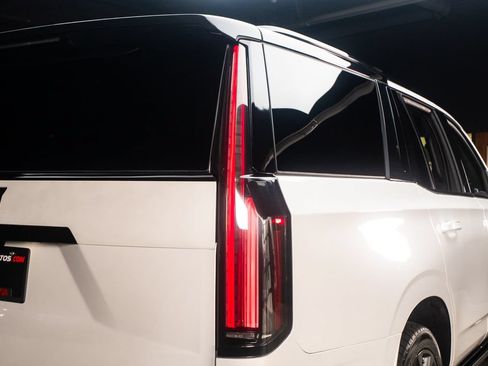 Used 2025 Cadillac Escalade V AWD/4WD image 15