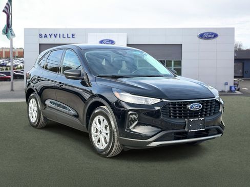 Used 2025 Ford Escape Active w/ Cold Weather Package image 6