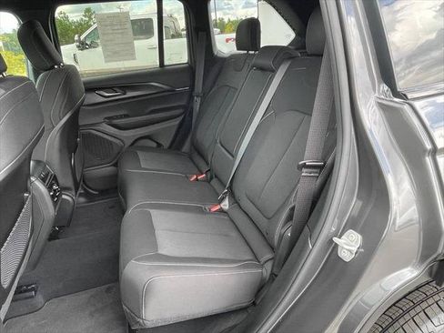Certified 2026 Jeep Grand Cherokee Laredo RWD image 38