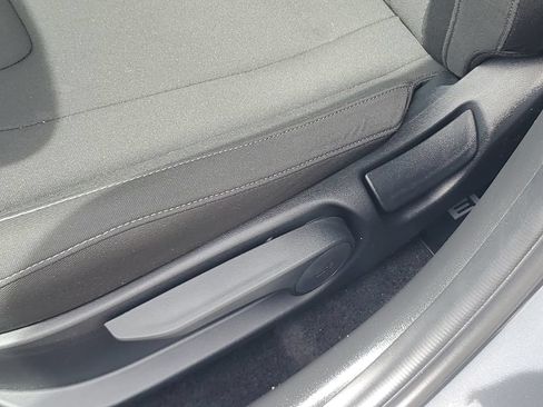 Certified 2024 Hyundai Elantra SEL FWD image 18