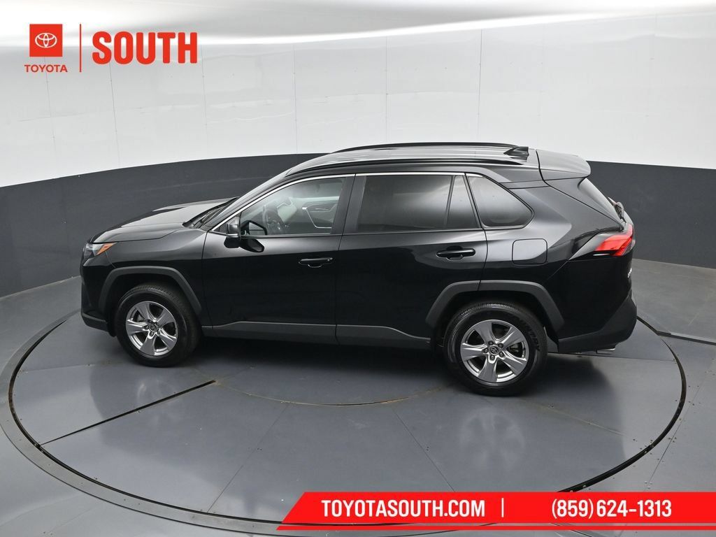 Used 2025 Toyota RAV4 XLE AWD/4WD image 48
