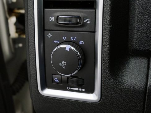 Used 2017 RAM 1500 Limited image 26