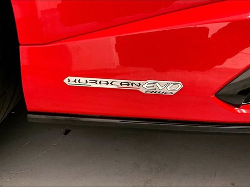 Used 2021 Lamborghini Huracan EVO RWD image 18