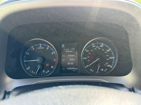 Used 2018 Toyota RAV4 XLE image 9