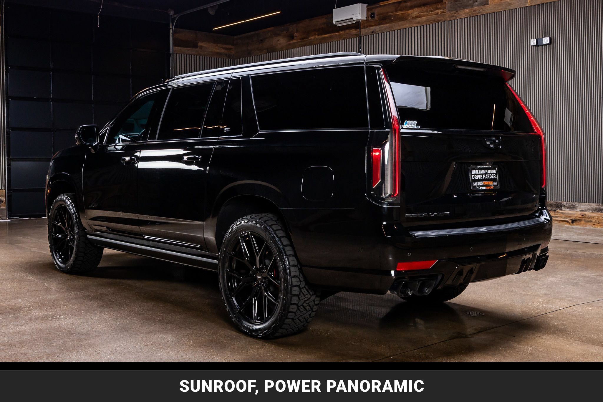 Used 2023 Cadillac Escalade ESV V AWD/4WD image 7
