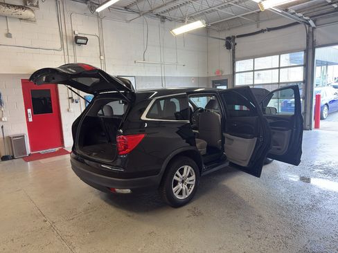 Used 2018 Honda Pilot LX image 14