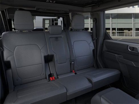 New 2025 Ford Bronco Outer Banks w/ Sasquatch Package image 11