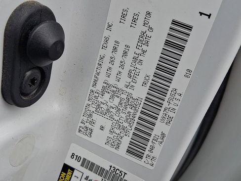 Used 2022 Toyota Tundra SR5 w/ SR5 Convenience Package AWD/4WD image 26