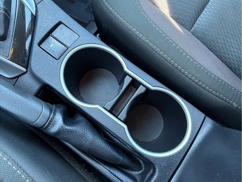 Used 2017 Toyota Corolla LE image 23