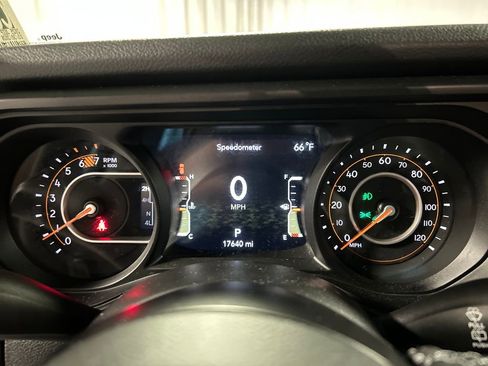 Used 2025 Jeep Wrangler Unlimited Sport AWD/4WD image 16