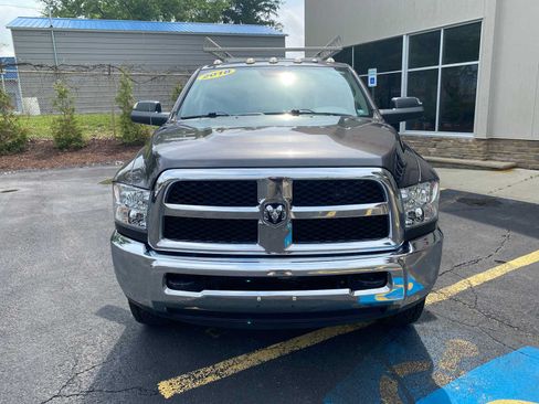 Used 2018 RAM 3500 Tradesman w/ Chrome Appearance Group AWD/4WD image 11
