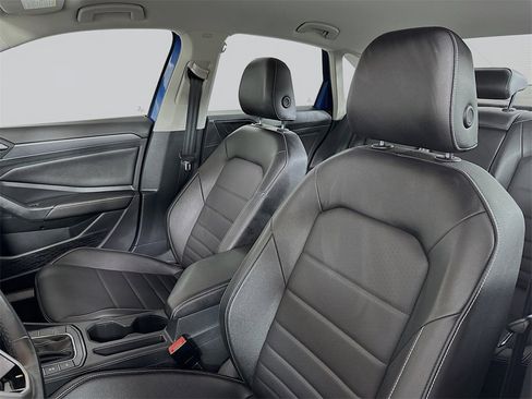 Used 2022 Volkswagen Jetta SE image 8