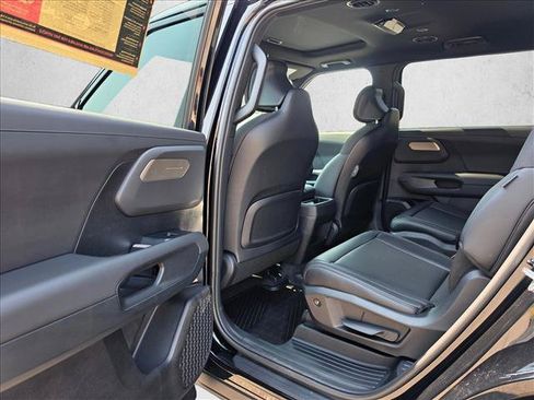 Used 2027 Kia Telluride S w/ Towing Package AWD/4WD image 18