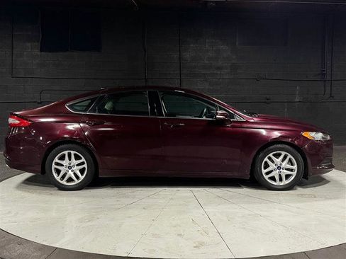 Used 2013 Ford Fusion SE image 6