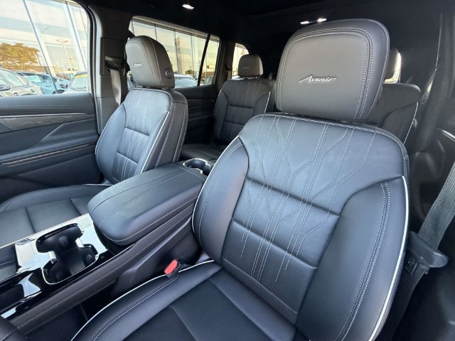 Used 2026 Buick Enclave Avenir w/ Super Cruise Package AWD/4WD image 18