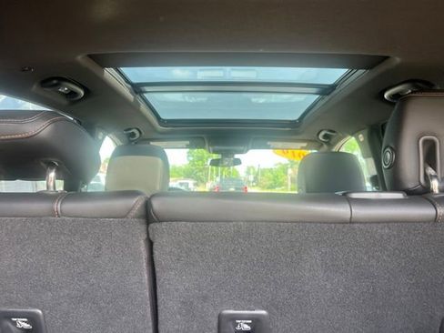 Used 2019 Cadillac XT4 Sport w/ Cold Weather Package AWD/4WD image 19