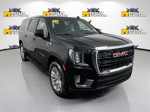 Used 2022 GMC Yukon XL SLE image 3