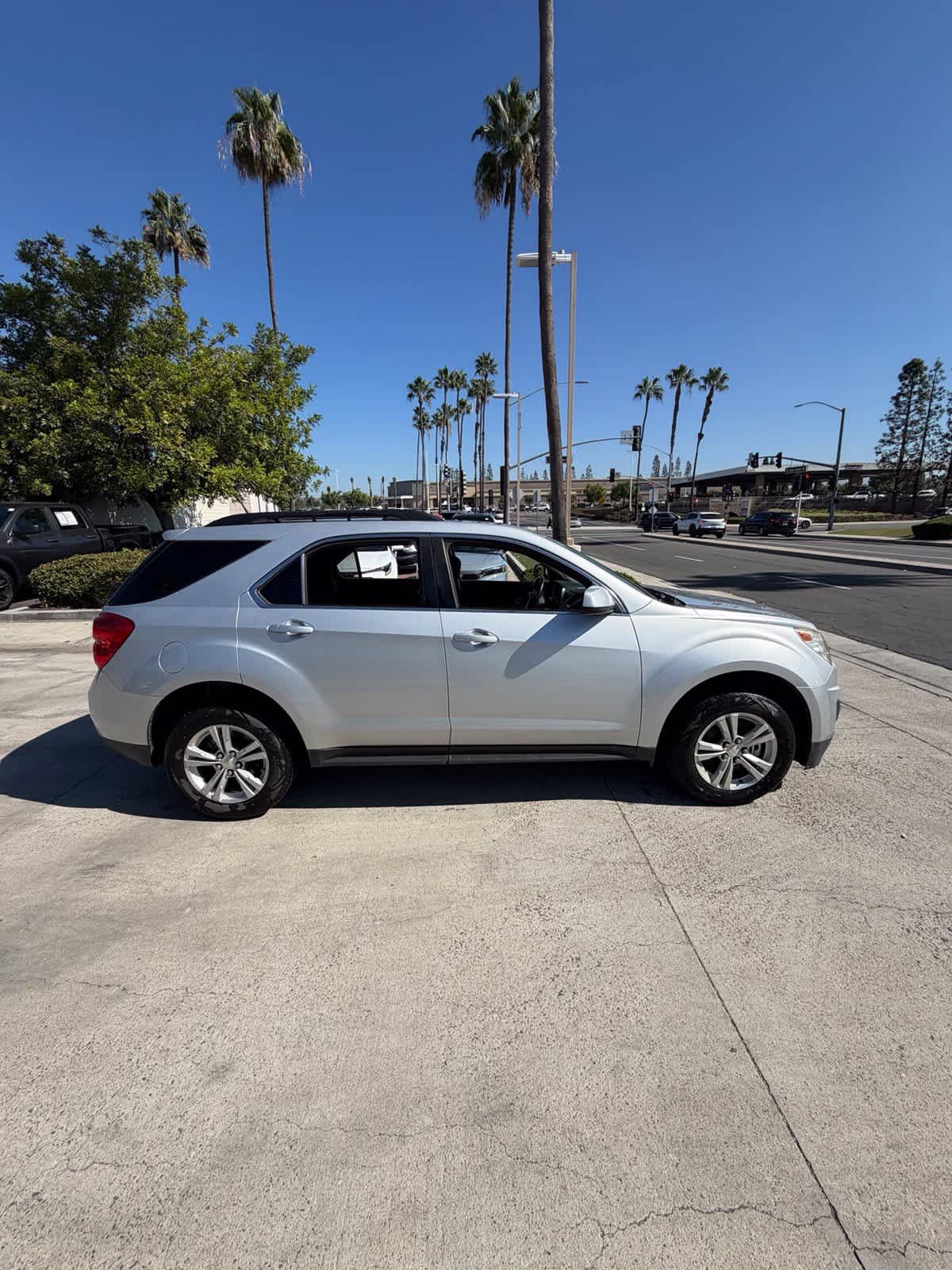 Used 2013 Chevrolet Equinox LT w/ Driver Convenience Package FWD image 4