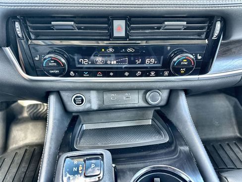 Used 2021 Nissan Rogue SL w/ Premium Package image 35