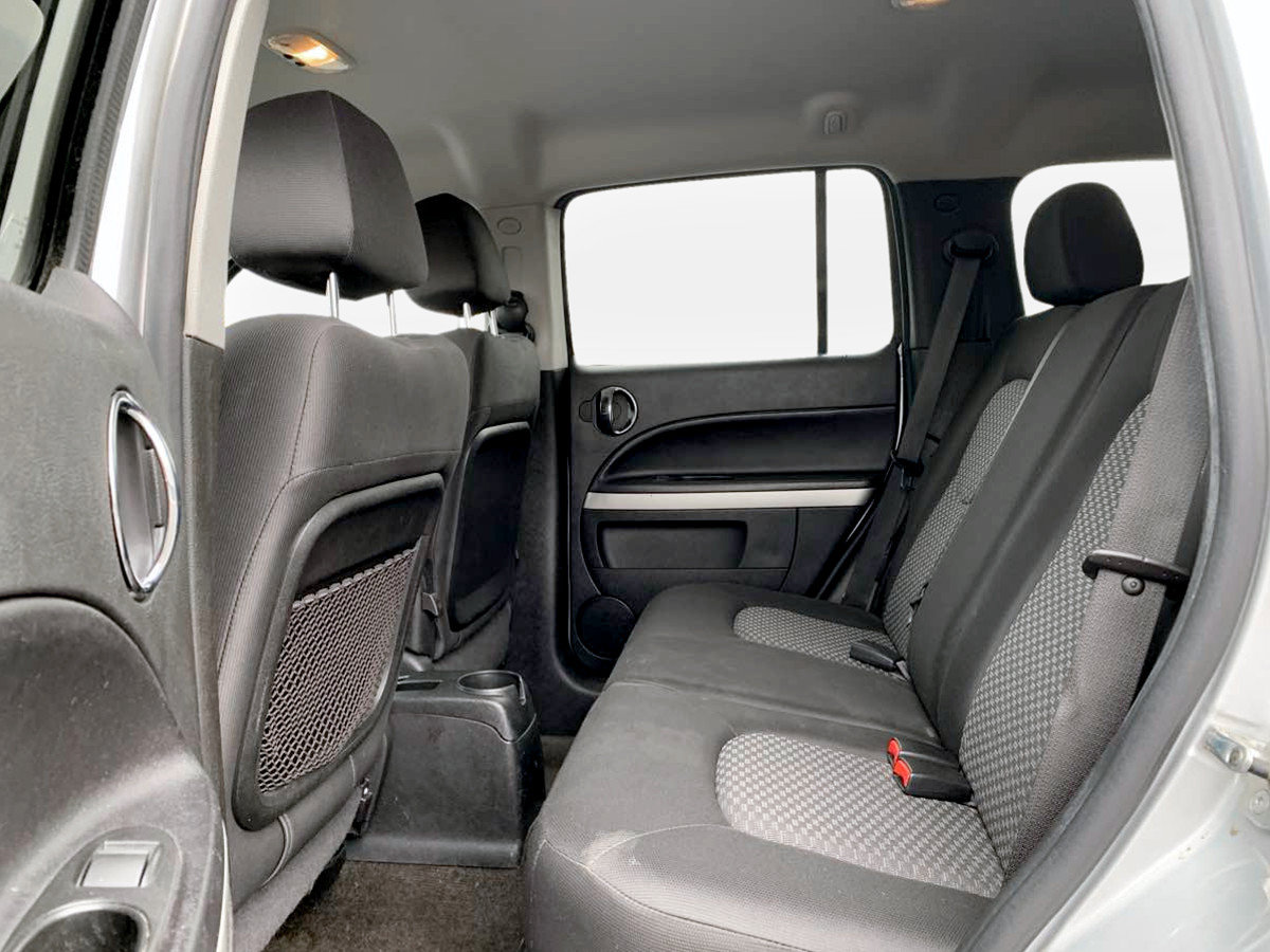 Used 2011 Chevrolet HHR LS FWD image 15